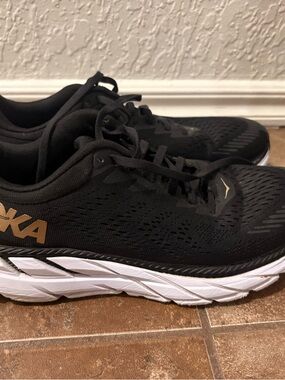 Hoka Clifton 7 Women’s Running Shoes 9.5